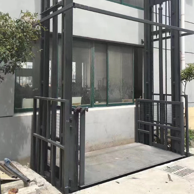 类乌齐5吨室外升降货梯